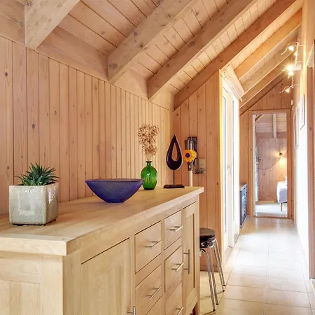 Hothbrod - 1-2km From The Sea By Interhome *