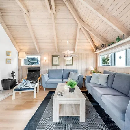 Hothbrod - 1-2km From The Sea By Interhome