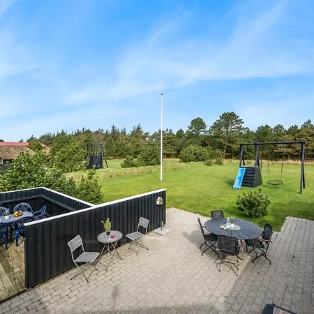 Hothbrod - 1-2km From The Sea By Interhome